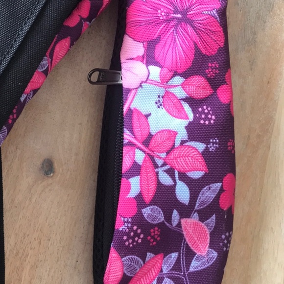 Floral Waterfly sling bag - Picture 3 of 13